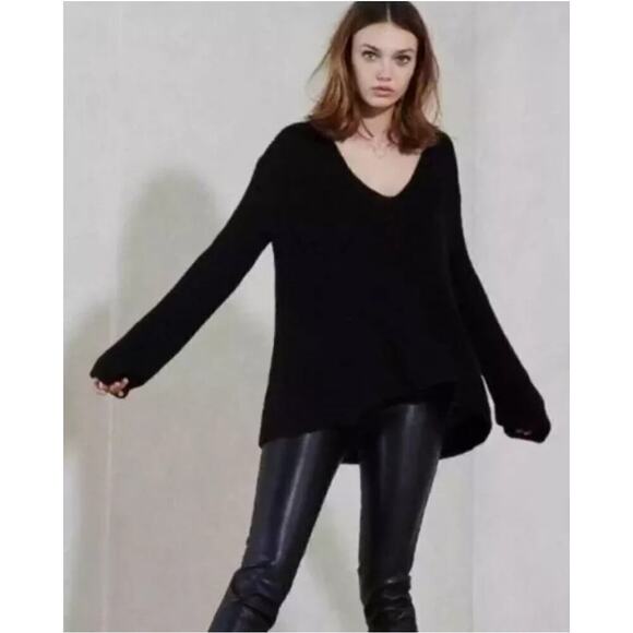 Reformation‎ Collie Black Alpaca Yarn V-Neck Oversized Pullover Sweater Size L - Picture 1 of 12